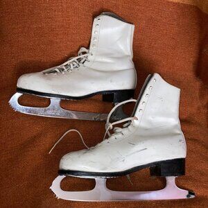 Vintage Ice Skates Women size 9 White leather unbranded from Paragon, NYC